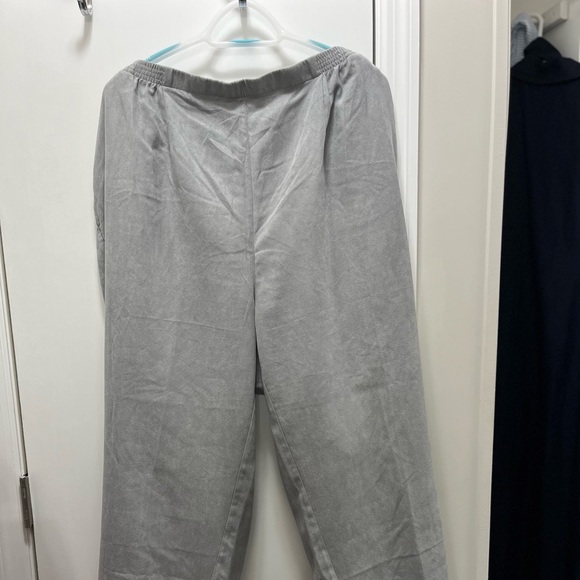 Faux suede trousers in EUC - Picture 3 of 4